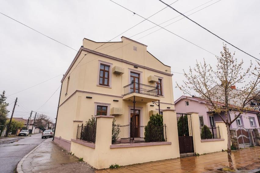 Fenix Gevgelija Panzió Kültér fotó